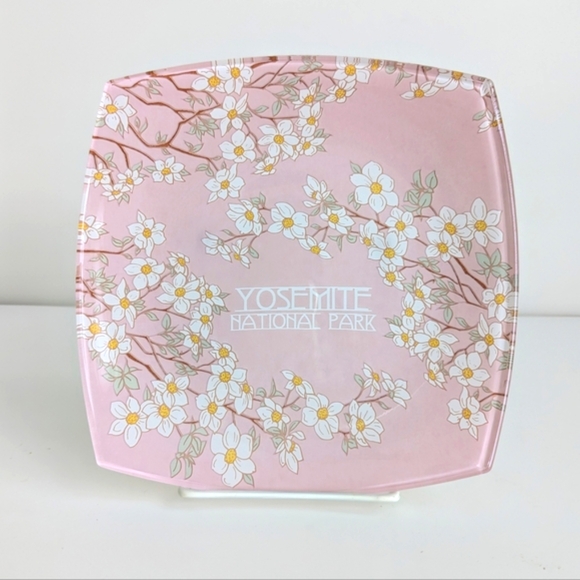 Yosemite National Park Glass Plate Dish Ahwahnee Dogwood Blossoms Square Pink - Picture 2 of 15